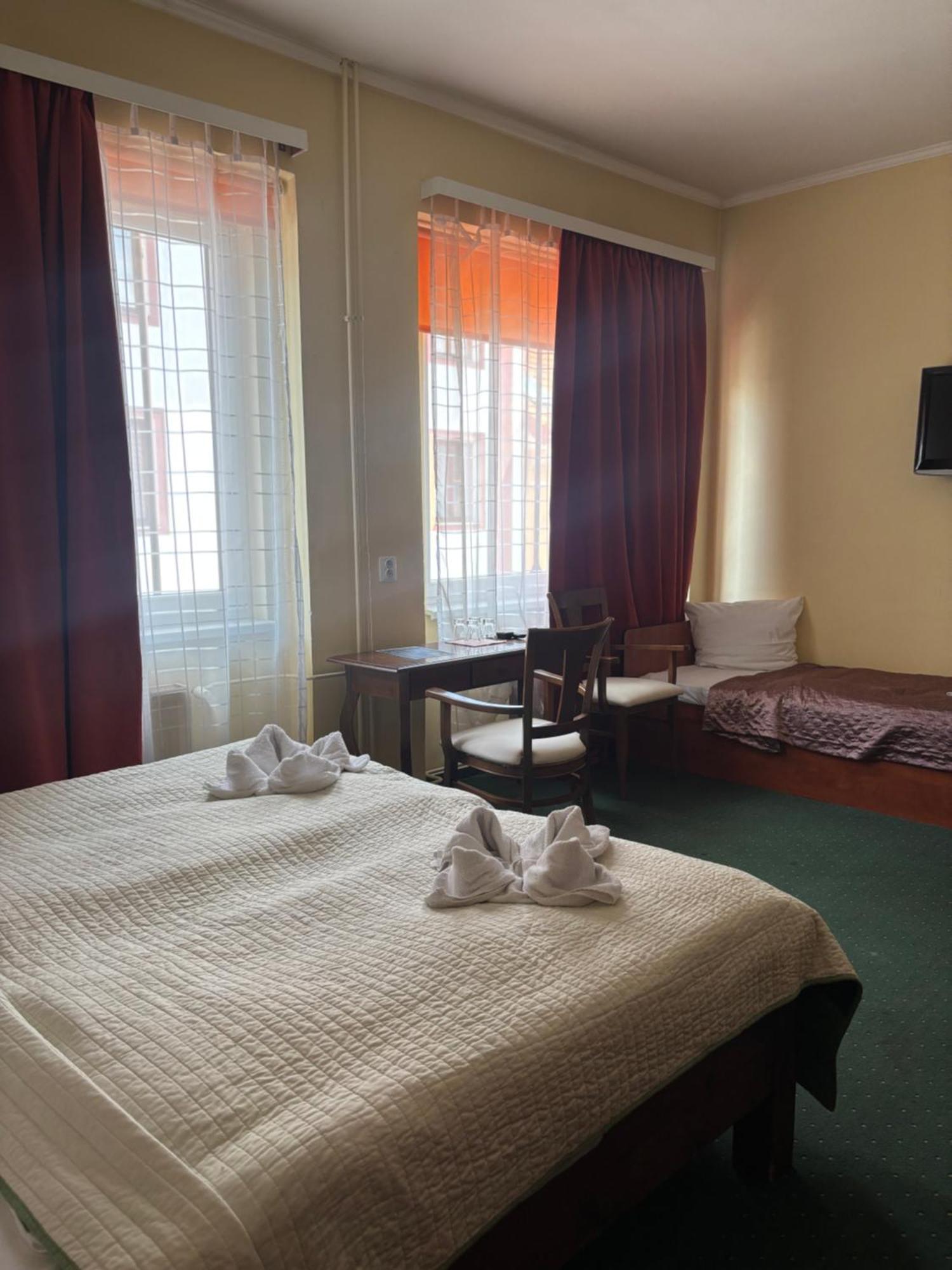 Hotel Bila Ruze Písek Extérieur photo