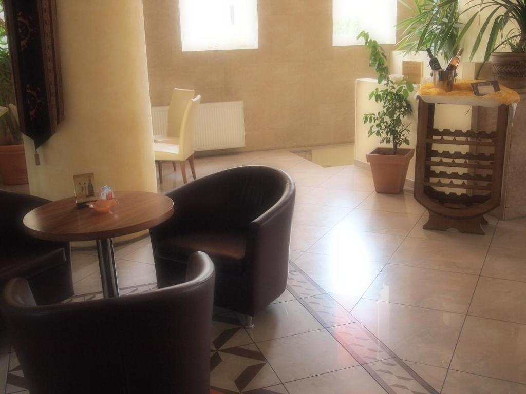 Hotel Bila Ruze Písek Extérieur photo