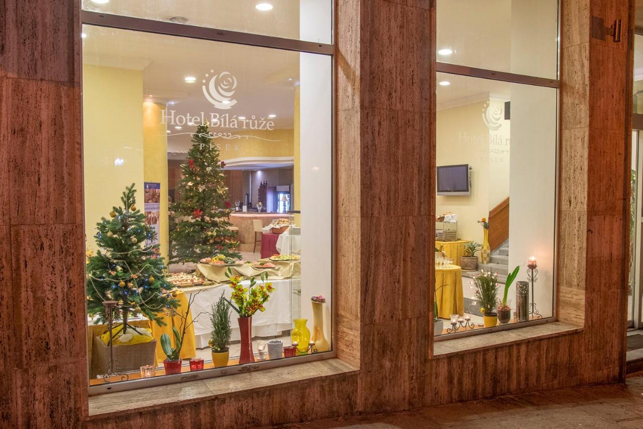 Hotel Bila Ruze Písek Extérieur photo
