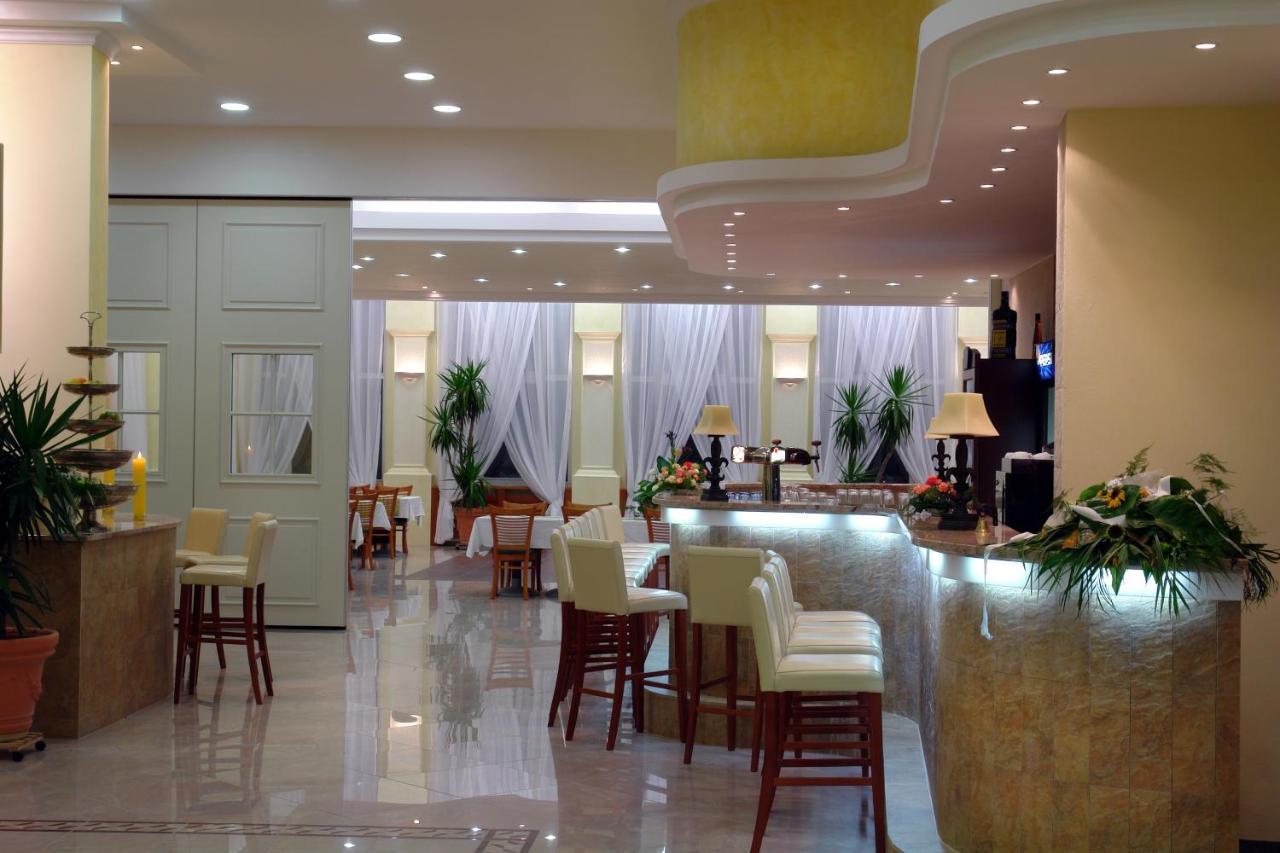 Hotel Bila Ruze Písek Extérieur photo